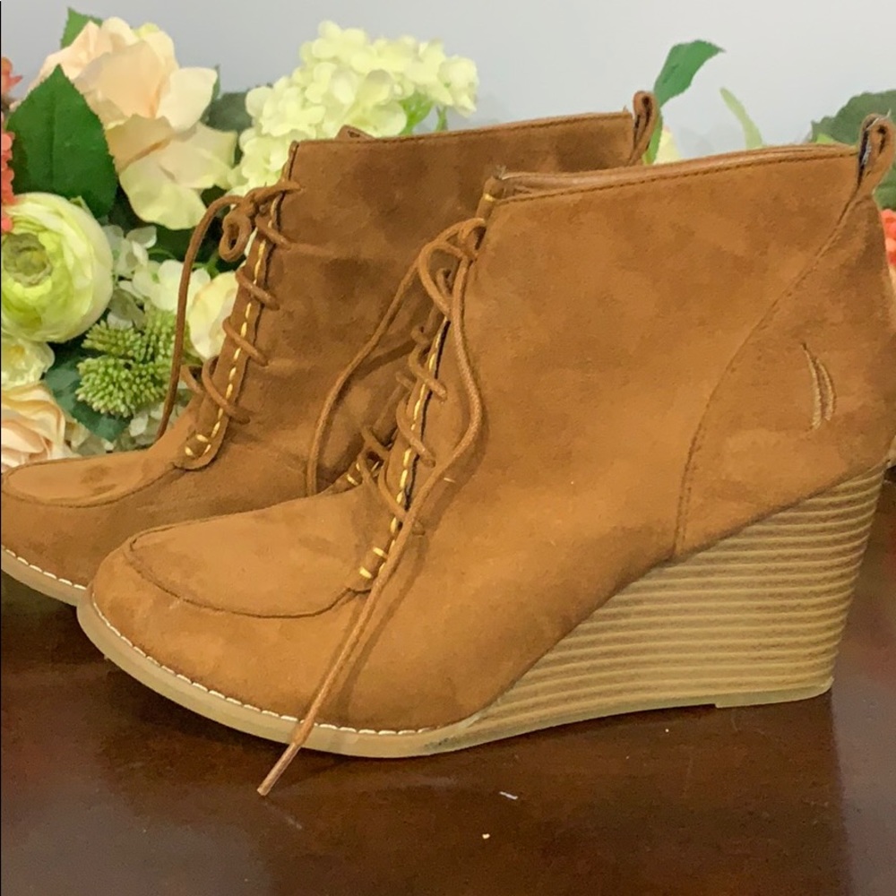 Náutica heeled wedges size 9.5